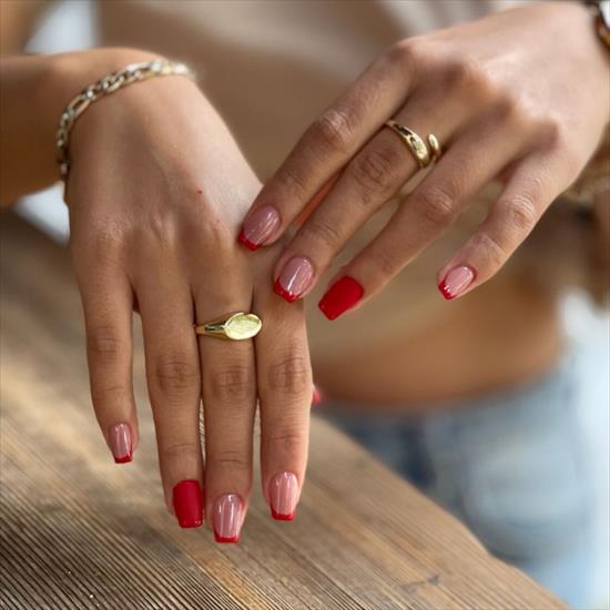 paznokcie cos dla kobiet - Czerwony-french-paznokcie-idealne-na-jesien-1120x1120.jpg